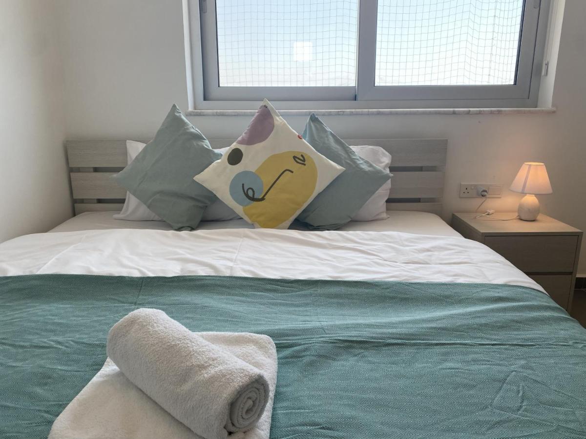 Silver Line 1-Bedroom Apartment In Larnaca Ngoại thất bức ảnh