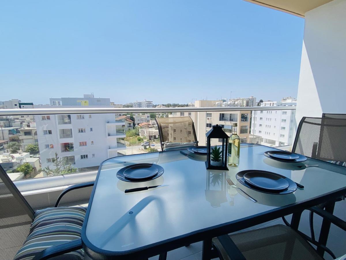 Silver Line 1-Bedroom Apartment In Larnaca Ngoại thất bức ảnh